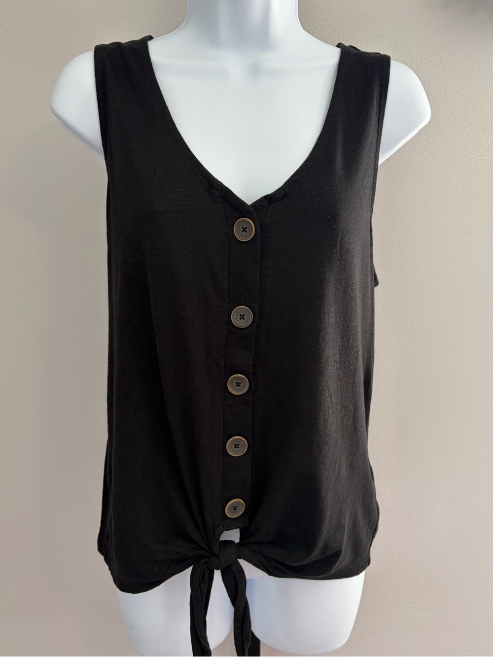 Sanctuary Black Button-Front Tie-Hem Sleeveless Tank Top